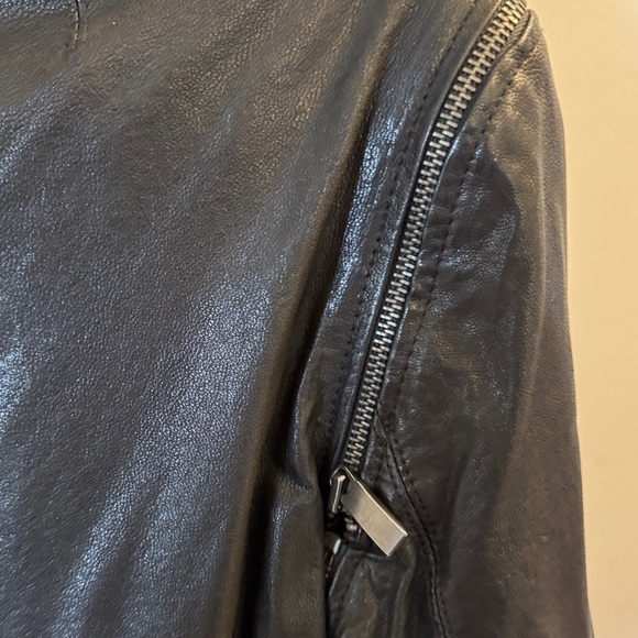 Elegant  Black Leather Women's Jacket - Picture 5 of 10